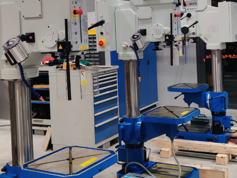 Vaihteistollinen pylväsporakone Knuth SSB40Xn.